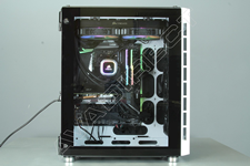 Corsair  Crystal Series 680X -side view 