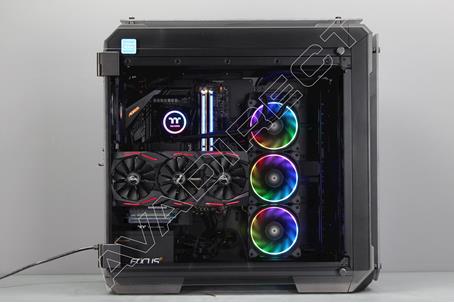 Thermaltake View 71 RGB side view 