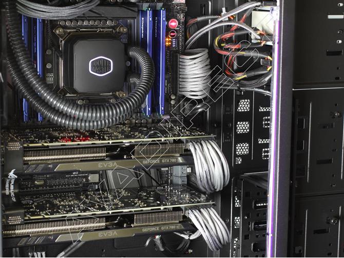 ASUS Rampage IV Black gaming system cable management